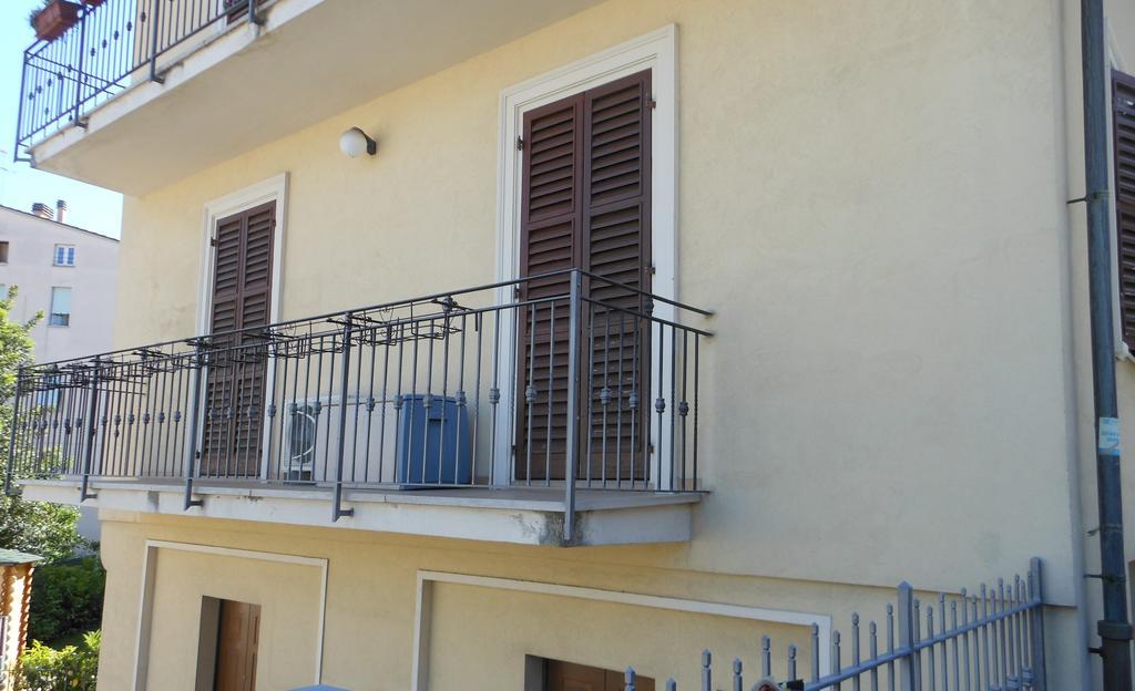 B&B La Luna Dal Borgo Iesi Cameră foto