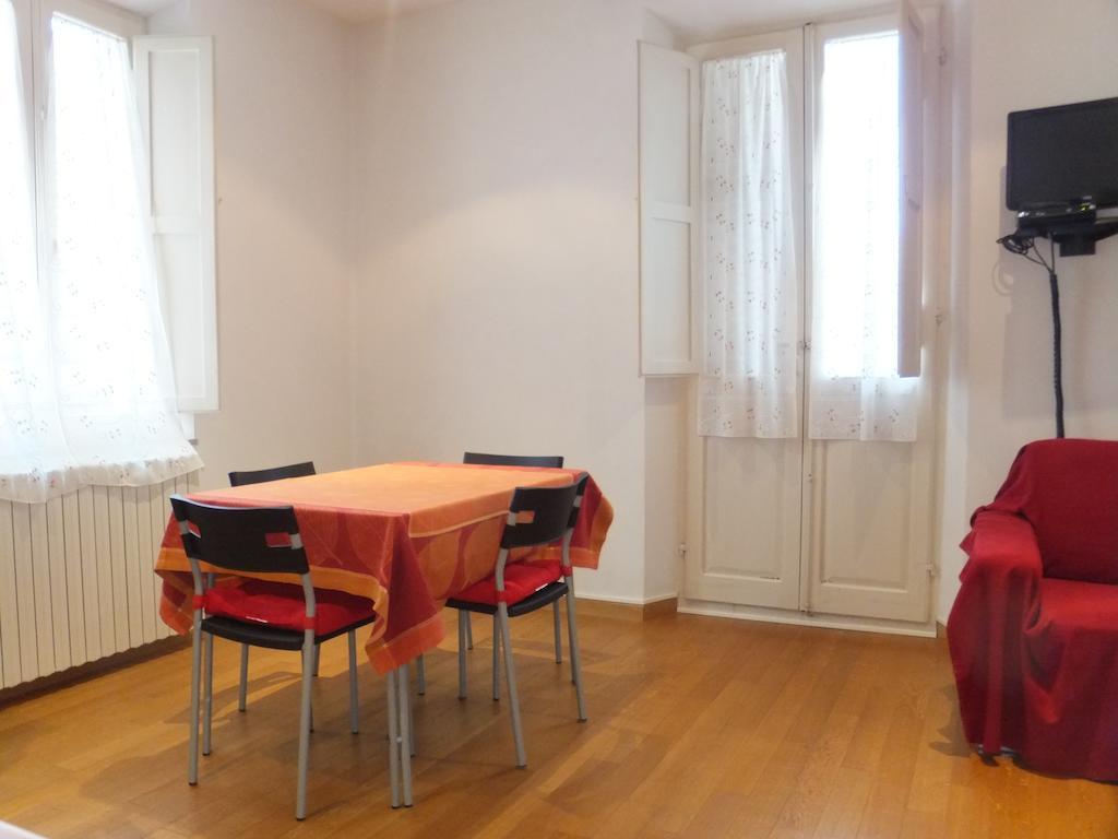 B&B La Luna Dal Borgo Iesi Cameră foto